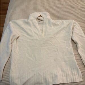 Oversized cashmere sweater from Reformation with collar